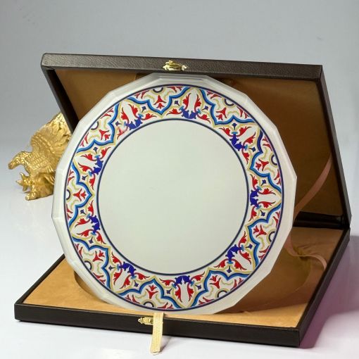 Tabak Plaket, Bursa Tabak Plaket, Osmangazi Tabak Plaket, Yıldırım Tabak Plaket, Nilüfer Tabak Plaket,  Çini Tabak Plaket, Kristal Cam Tabak Plaket, Metal Tabak Plaket, Porselen Tabak Plaket, Seramik Tabak Plaket, Tabak Plaket Çeşitleri, Baskılı Tabak Plaket, Baskısız Tabak Plaket, Toptan Tabak Plaket