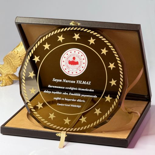 Tabak Plaket, Bursa Tabak Plaket, Osmangazi Tabak Plaket, Yıldırım Tabak Plaket, Nilüfer Tabak Plaket,  Çini Tabak Plaket, Kristal Cam Tabak Plaket, Metal Tabak Plaket, Porselen Tabak Plaket, Seramik Tabak Plaket, Tabak Plaket Çeşitleri, Baskılı Tabak Plaket, Baskısız Tabak Plaket, Toptan Tabak Plaket